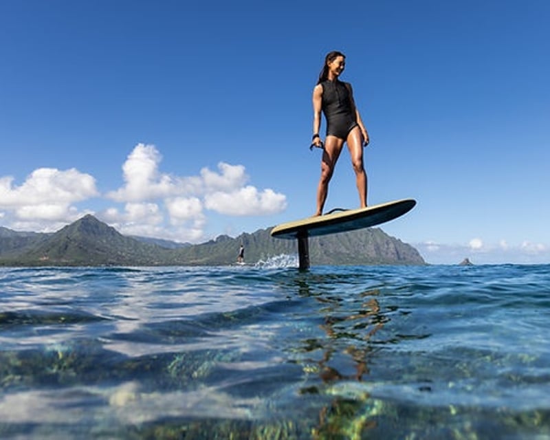 Beginner-Friendly eFoil Surf Lesson in Hanalei, Kauai