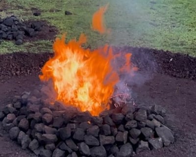 Hawaiian Underground Oven Cooking Class in Pāhoa