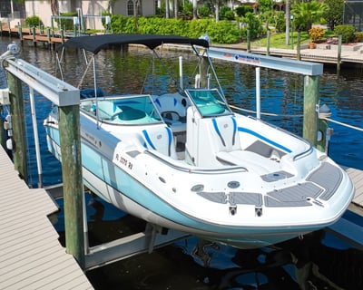 Explore Cape Coral on a 24' Deck Boat Rental