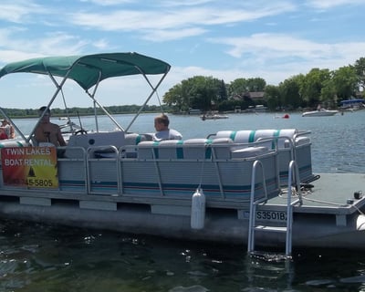 Lake Elizabeth Full-Day Pontoon Boat Rental