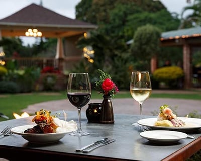 Enjoy Luau Kalamaku Dinner & Show at Kilohana