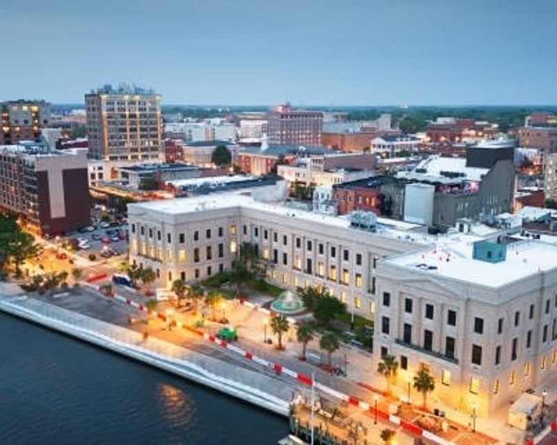 Wrightsville Beach to Wilmington Dock & Dine Boat Charter