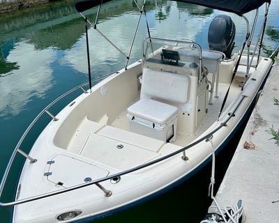 18' Center Console Boat Rental in Cudjoe Key