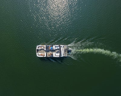 Pontoon Boat Rental at Riverside Marina