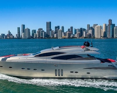 Cruise Miami Beach on a 90' Yacht Charter