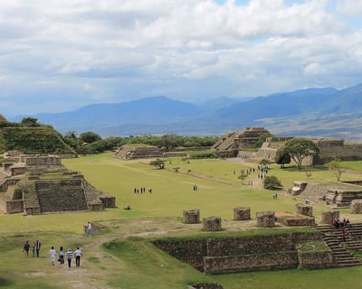 Guided 8-Hour Tour of Monte Albán