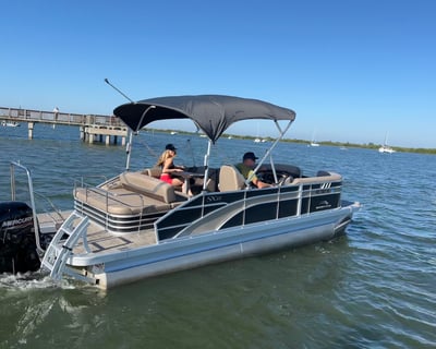 Bennington Tritoon Rental in St. Augustine