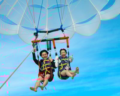 Parasailing Over Diamond Head & Oahu Coast