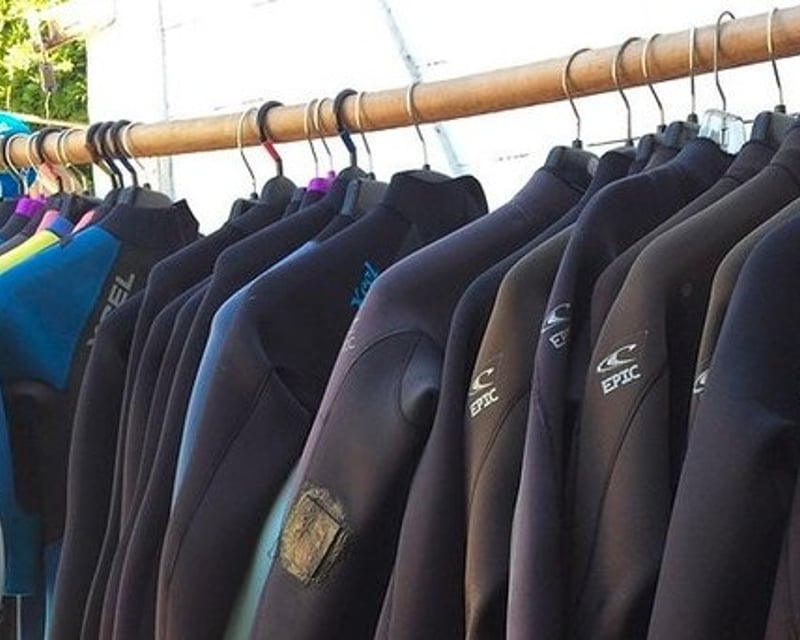 Full-Day Men's Wetsuit Rental in Stinson Beach