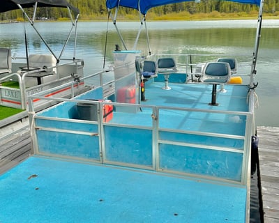 Patio Boat Rental in La Pine
