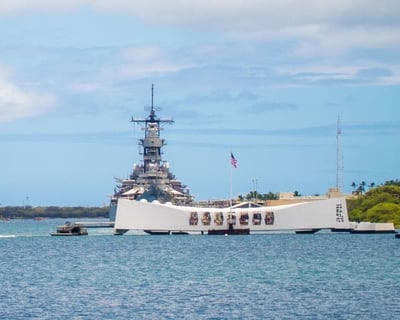 Explore Pearl Harbor & Downtown Honolulu 10-11 Hour Tour