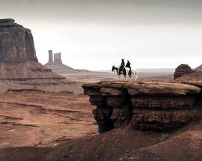 Hunts Mesa Guided Hiking Tour in Monument Valley