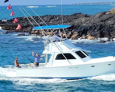 Kailua-Kona Marlin & Tuna Fishing on 35' Boat