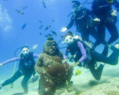 Discover Scuba Diving Cruise in Oahu