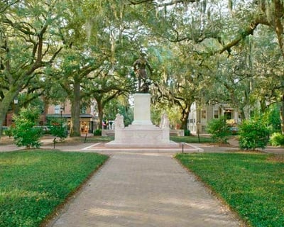 Walk Through Savannah History on a 1-Hour Guided Tour