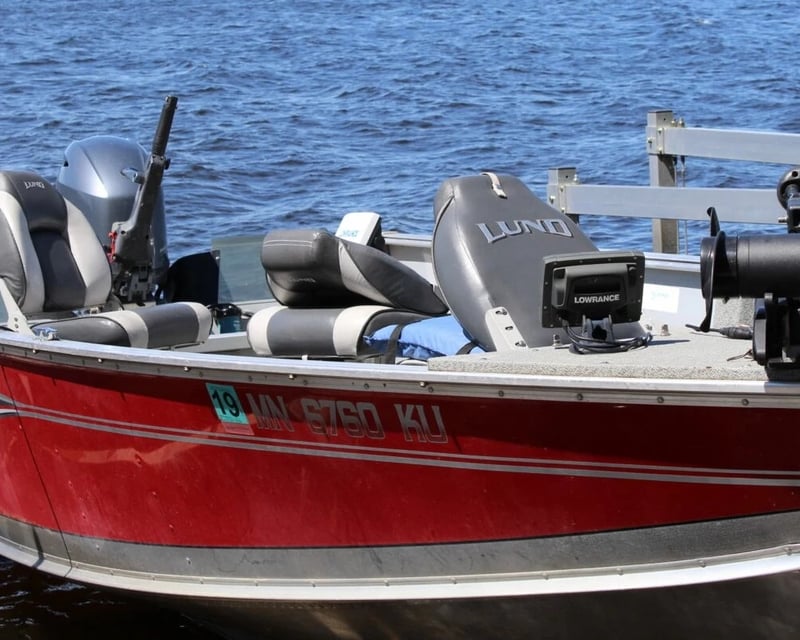 17' Fishing Boat Rental on Bowstring Lake
