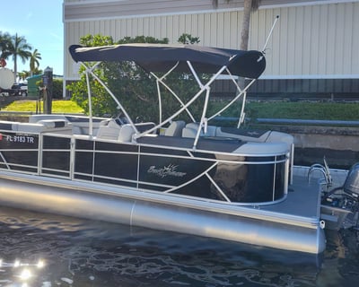 Tritoon Boat Rental in Cape Coral