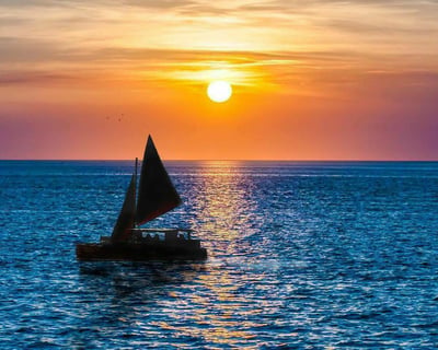Sunset Sail Charter With Dinner In Honolulu