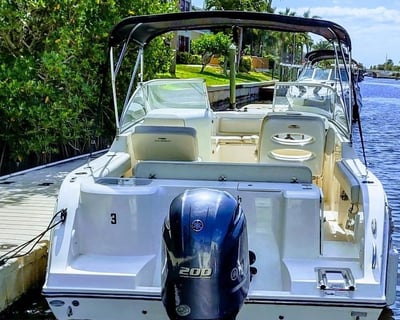 22' Cobia Bowrider Boat Rental in Cape Coral