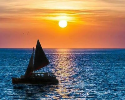 Oahu Island Tour with Polynesian Canoe Sunset Sail