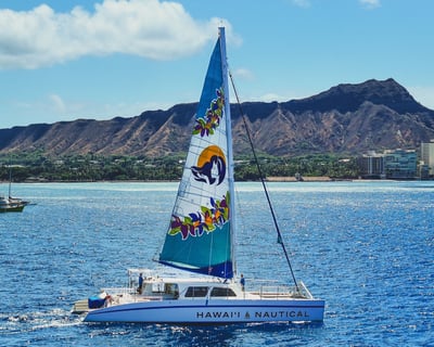 Afternoon Cocktail Sail Along Waikiki Coastline
