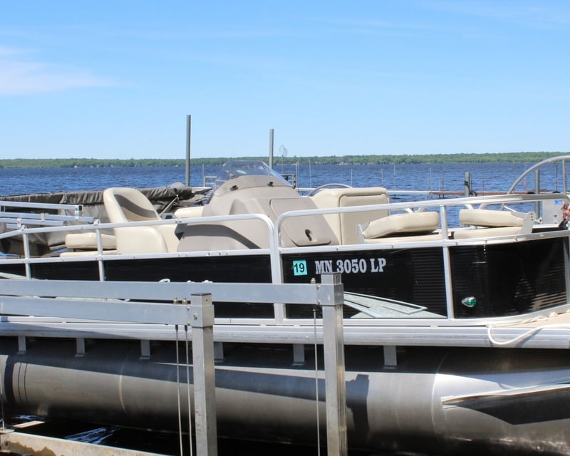 20' Pontoon Boat Rental on Bowstring Lake, Deer River