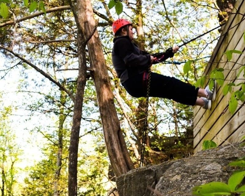 Rappelling on a 30' Cliff in Benton