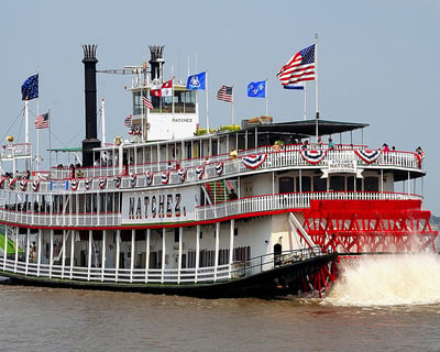 Cruise the Mississippi on a New Orleans Jazz Lunch