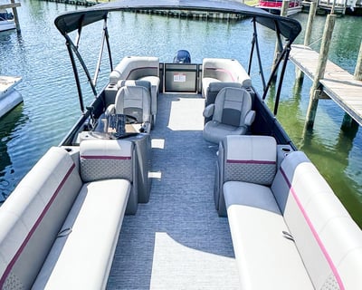 Tritoon Boat Rental in Orange Beach