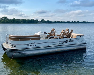 Carlos 22' Pontoon Rental