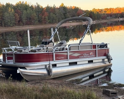 Webb Lake 22' Pontoon Rental