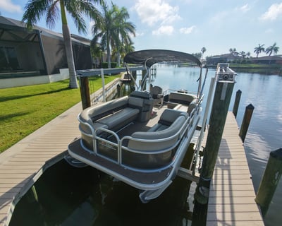 Explore Cape Coral by 20' Pontoon Boat