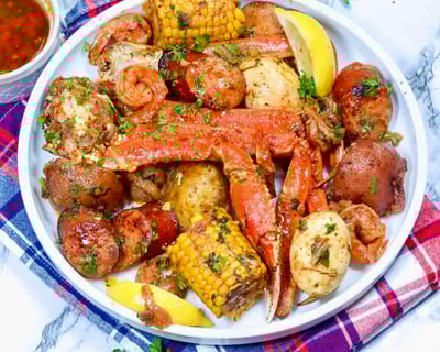 Lunch, Dinner and Dolphin Cruise