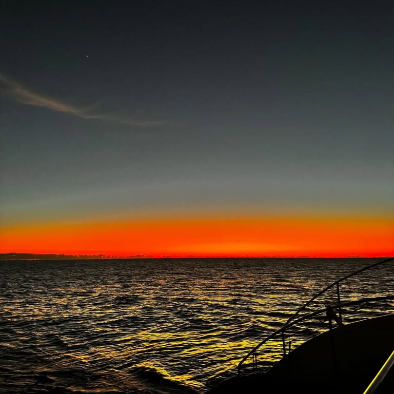 Waikiki Sunset Catamaran Sail from Honolulu