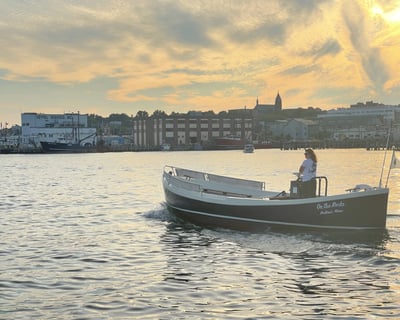 Cruise Casco Bay on a Mimosa Charter From Portland