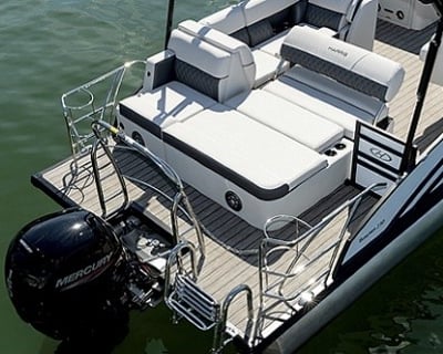 Luxury Pontoon Boat Rental in Okauchee