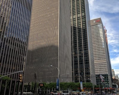 Explore Midtown East Holdouts on a Guided Walking Tour