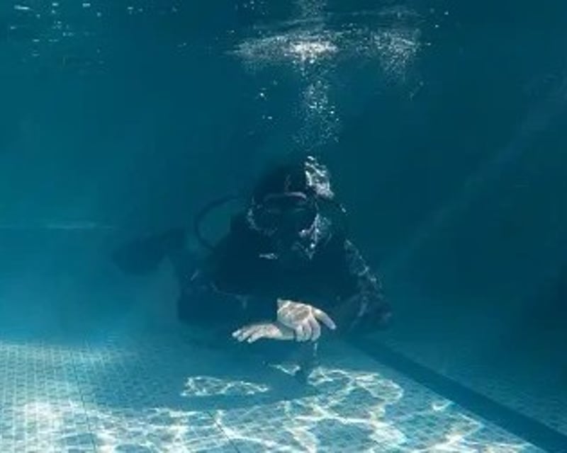 Beginner Scuba Diving Pool Experience in Ormond Beach