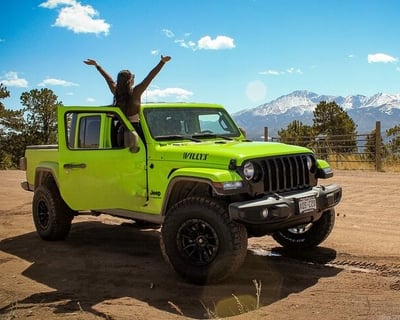 Drive a 6-Hour Guided Jeep Tour in Woodland Park