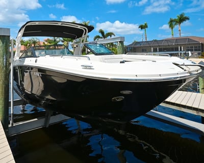 Cape Coral 30' Sport Boat Rental