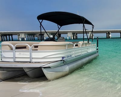 22' Pontoon Boat Rental in Fort Walton Beach