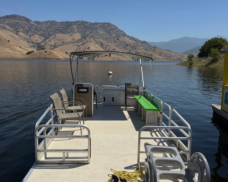 10-Passenger Patio Boat Rental in Lemoncove