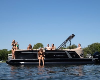 Private Pontoon Boat Rental: 8 Hours on Naples Lake