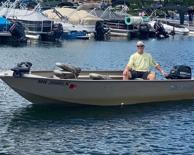 White Bear Lake 16' Fishing Boat Rental
