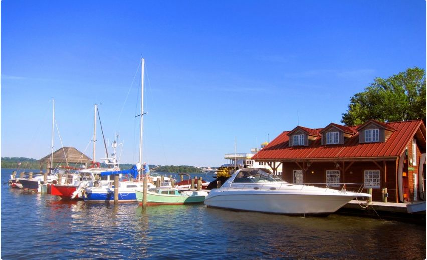 Custom Potomac Cruise with Captain & Old Town Views