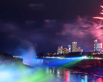 Niagara Falls Evening Guided Tour From Toronto