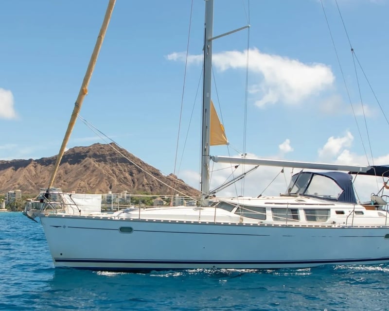 Private Daytime Sailing Charter in Honolulu