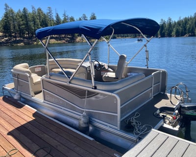 18' Pontoon Boat Rental on Woods Canyon Lake