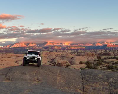 Hell's Revenge Sunset Jeep Tour in Moab