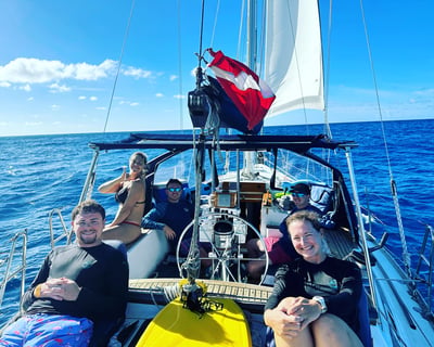 Diamond Head Sail & Swim From Waikiki